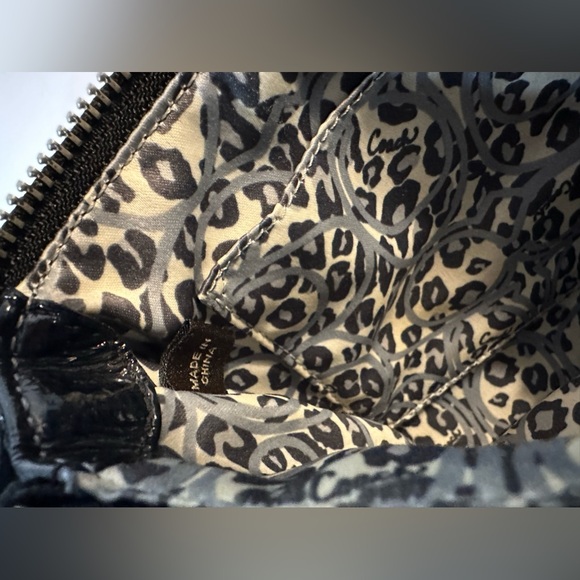 🖤Coach Poppy Textured Black Patent Leather Small Crossbody Purse 🖤 - Picture 12 of 12